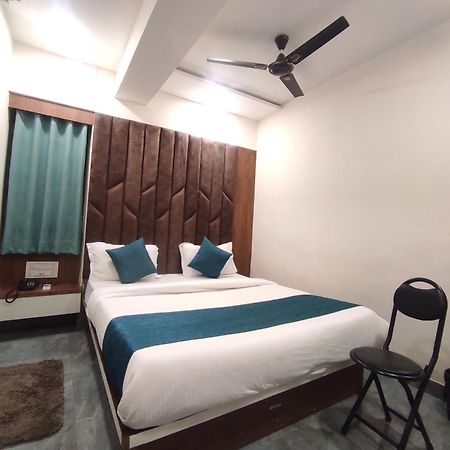 Hotel Earth Inn, Subhash Bridge, Rto Circle, Ahmedabad Bagian luar foto