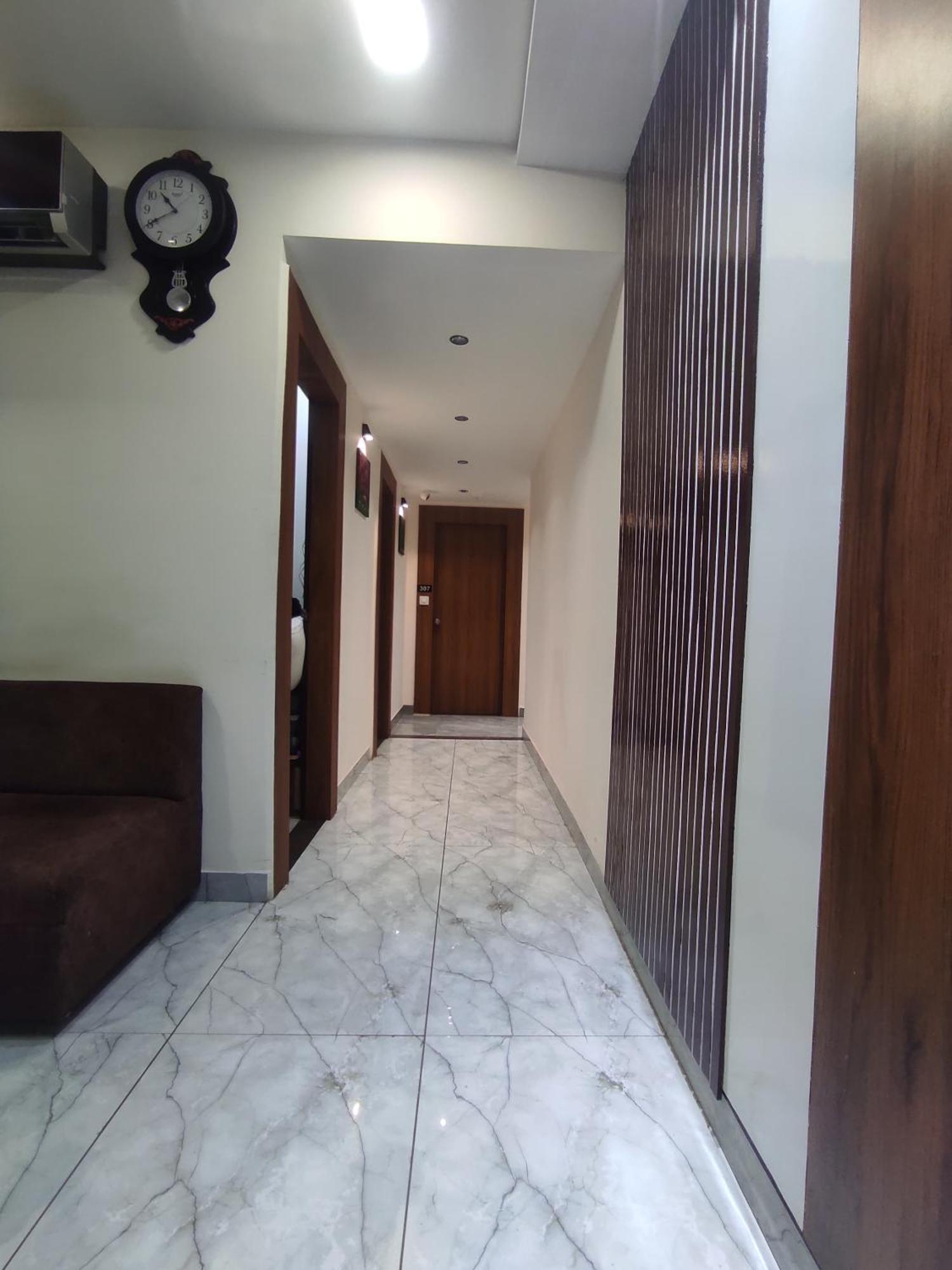 Hotel Earth Inn, Subhash Bridge, Rto Circle, Ahmedabad Bagian luar foto